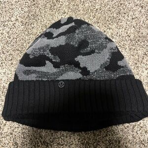 lululemon athletica Black and Gray Camo Beanie